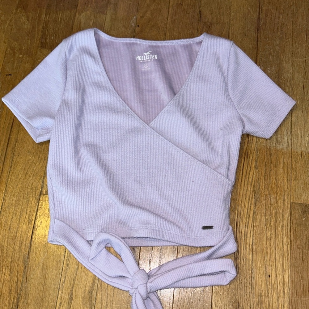 Hollister cropped with tie